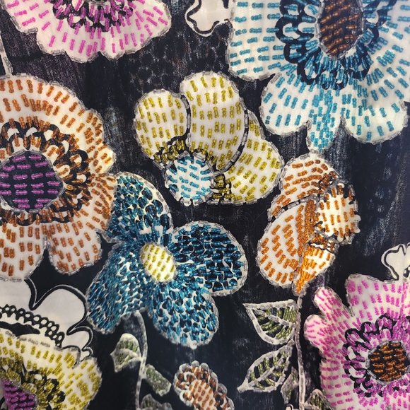 Below knee length skirt with floral beading design - Picture 3 of 3